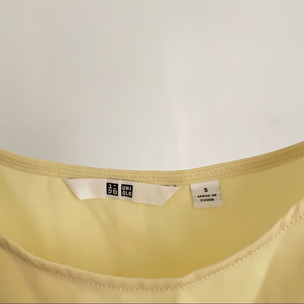 Uniqlo cami tank yellow - Picture 3 of 3